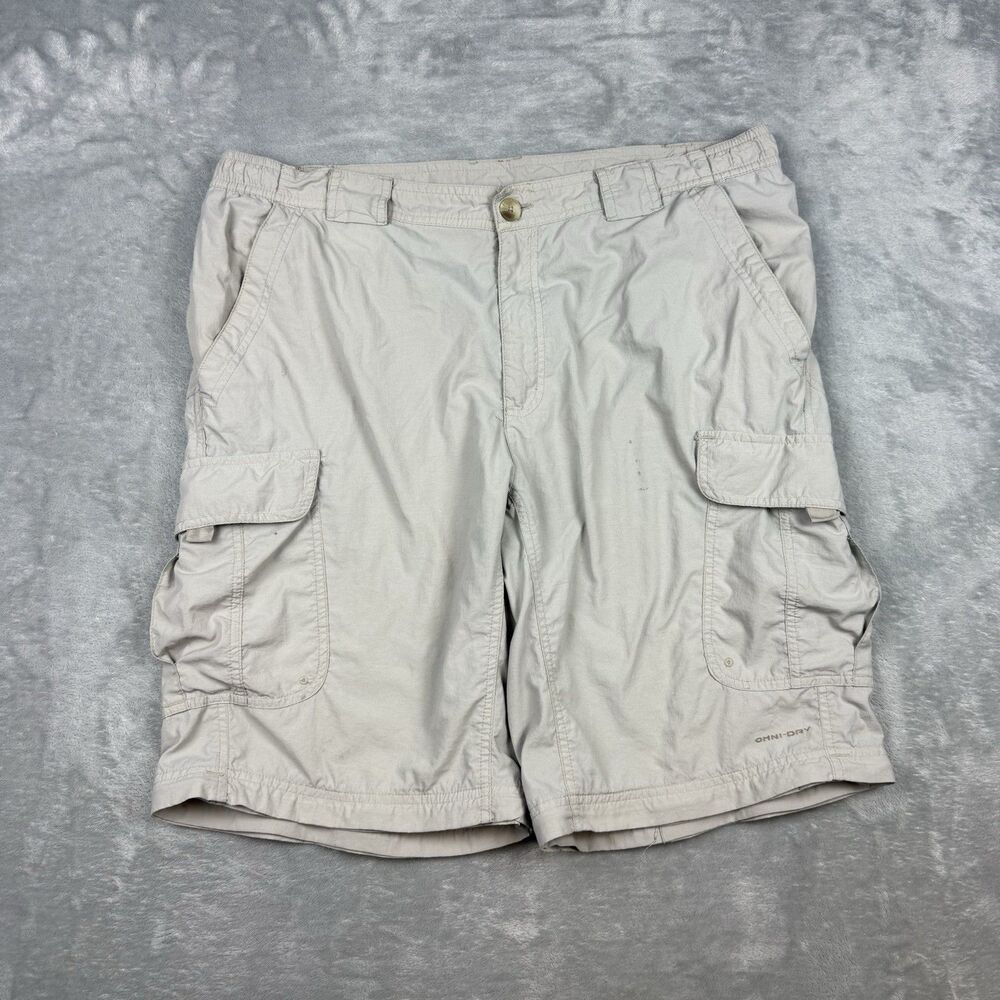 Columbia Titanium Omni-Dry Cargo Shorts Beige Nylon Hiking Outdoor Men’s Large
